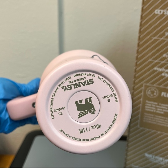 Stanley Pink Hello Kitty Quencher Tumbler - Picture 9 of 9